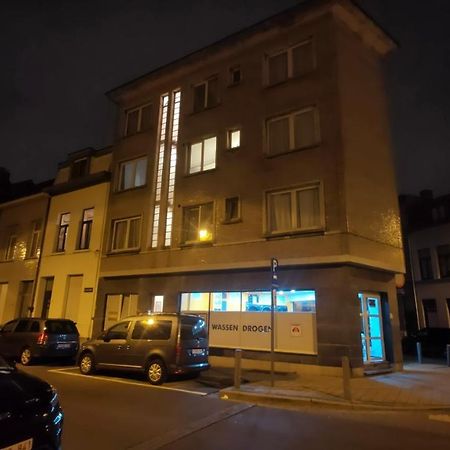 Mooi Slaapkamer! Proper En Compact Place Voor 3 Antwerp Exterior photo