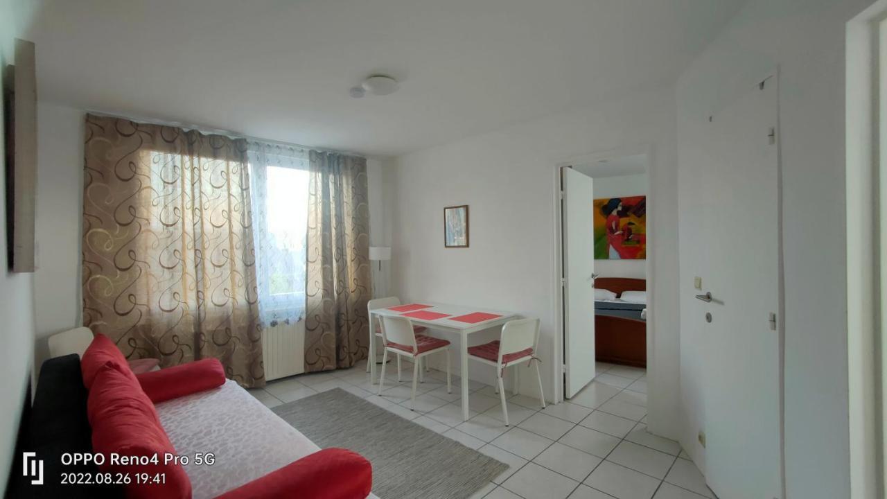 Mooi Slaapkamer! Proper En Compact Place Voor 3 Antwerp Exterior photo