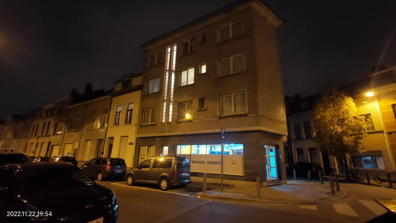 Mooi Slaapkamer! Proper En Compact Place Voor 3 Antwerp Exterior photo